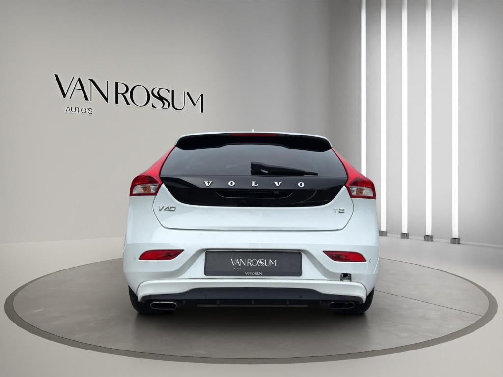 Volvo V40 2.0 t2 kinetic | camera + sensoren | navigatie | l.m.velg | 17"ve