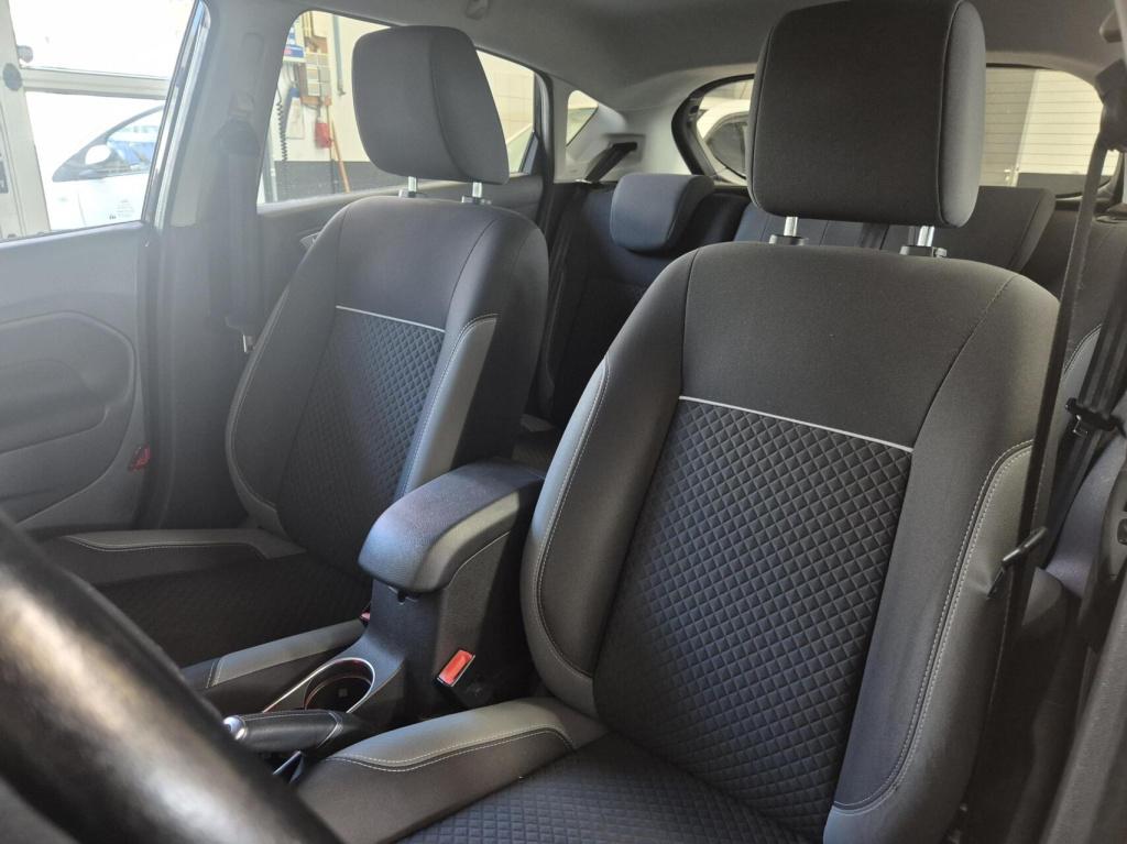 Ford Fiesta 1.25 / nieuwe db riem / parkeersensoren / stoelverwarming