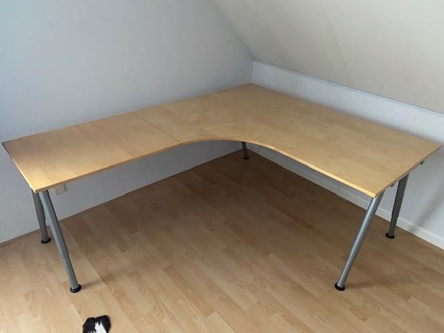 Hoekbureau IKEA