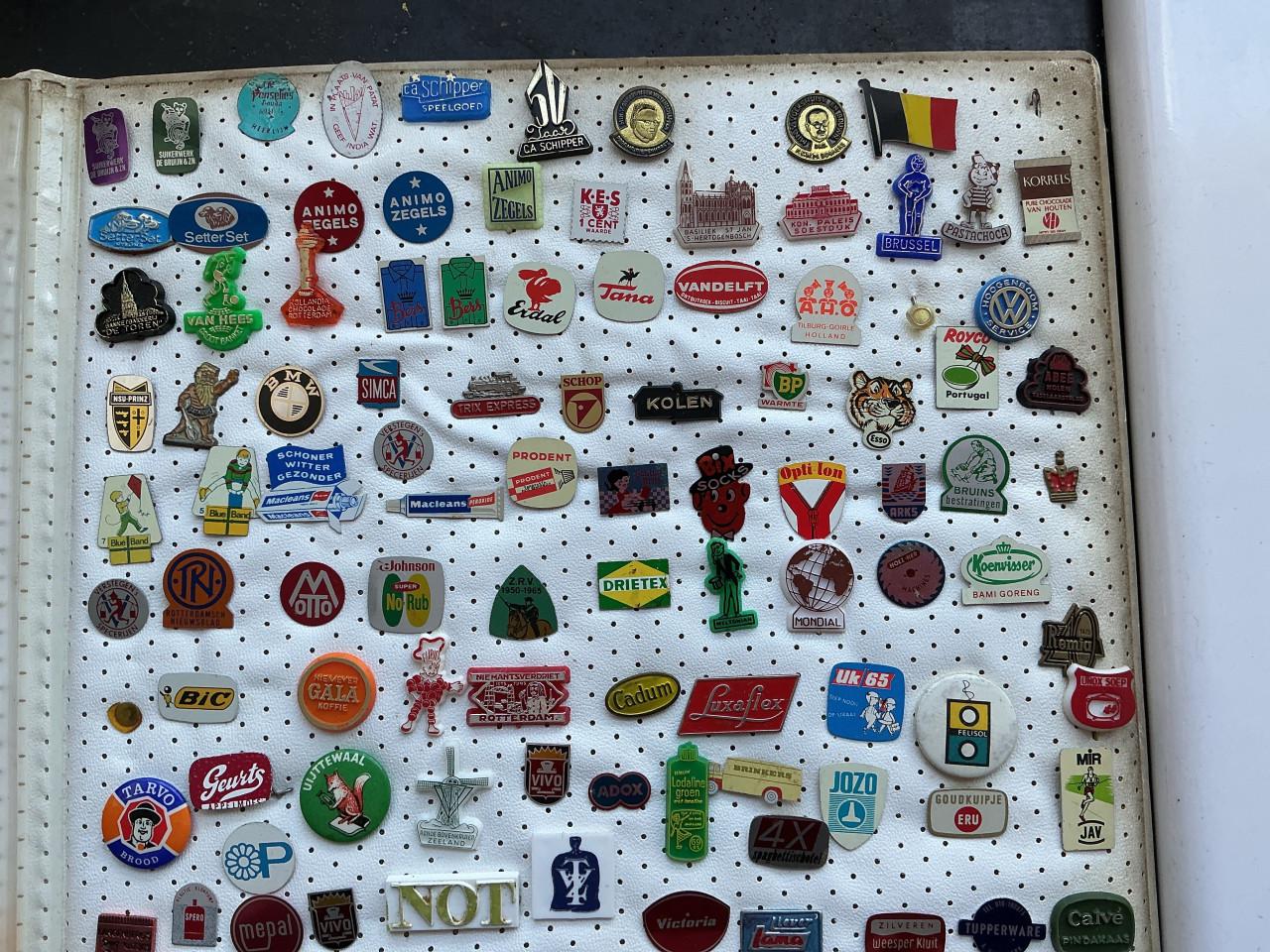 Speldjes verzameling ongeveer 260 stuks