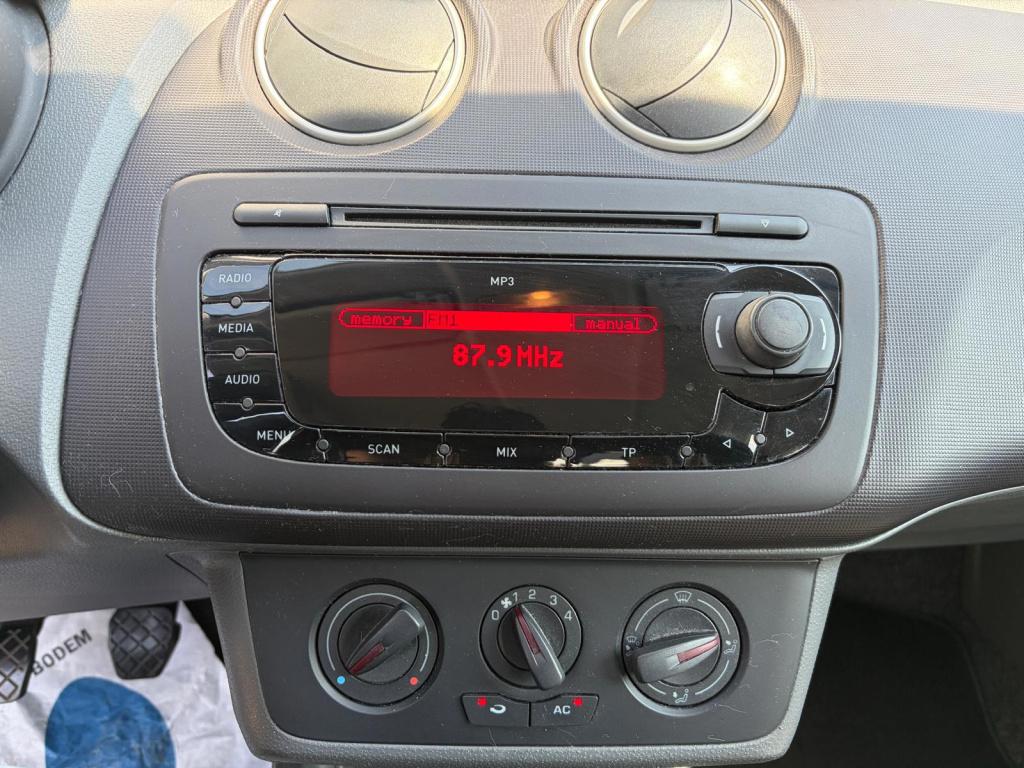 Seat Ibiza 1.2 club/airco/lichtmetaal/carplay/android/mooie auto/