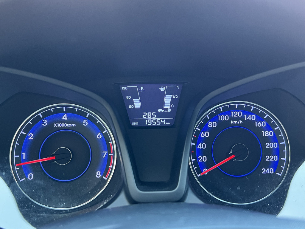 Hyundai Ix20 1.4i go! - camera | nav | radio | bluet. | cruise c.