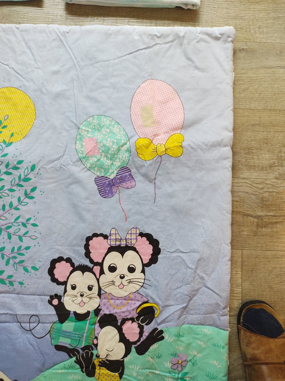 Kinder- dekbed, 2 dekbedhoezen, sloop en boxkleed.