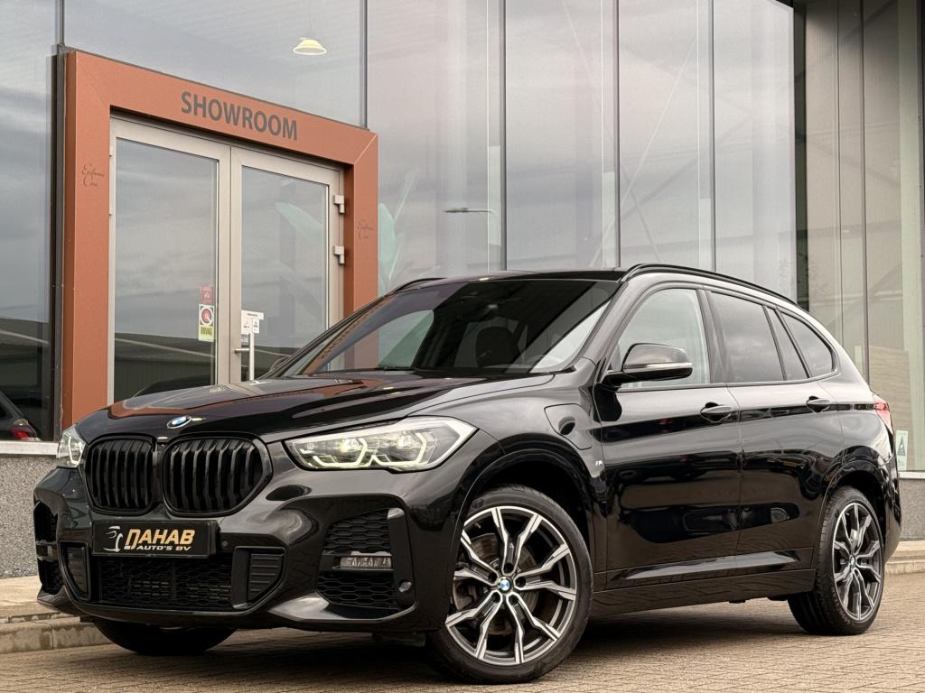 BMW X1 xdrive25e high executive m-sport | led | afn trekhaak | stoelverwarm