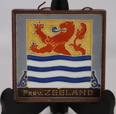 Tegel van het wapen v.d. Prov. Zeeland. (Westraven )