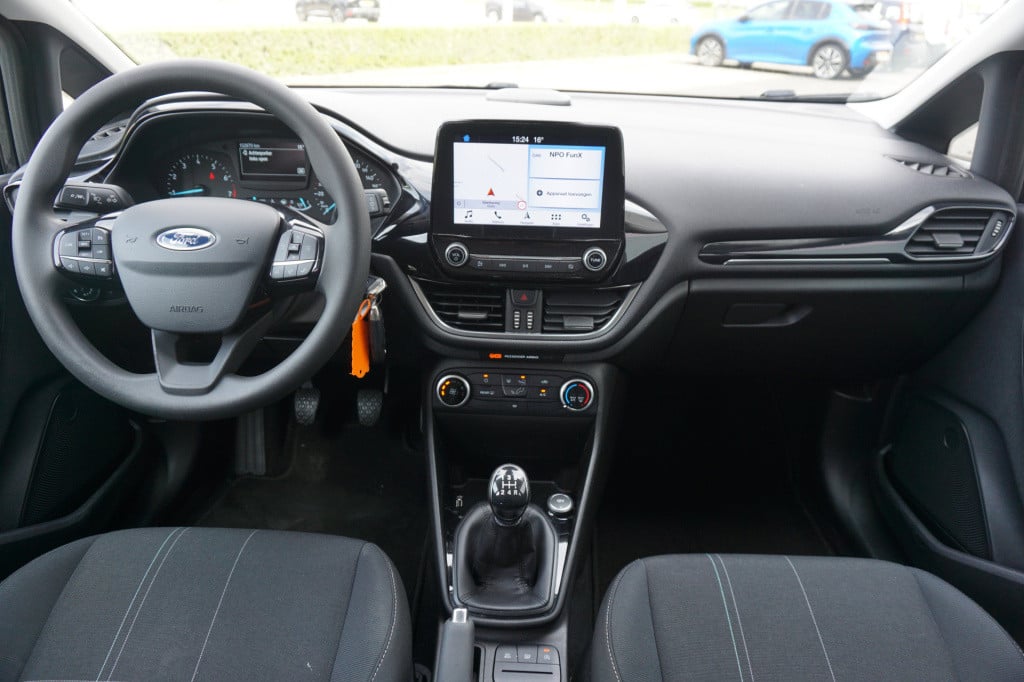 Ford Fiesta 1.1 trend / 1e eigenaar / airco / navi / lane ass. / cruise / p