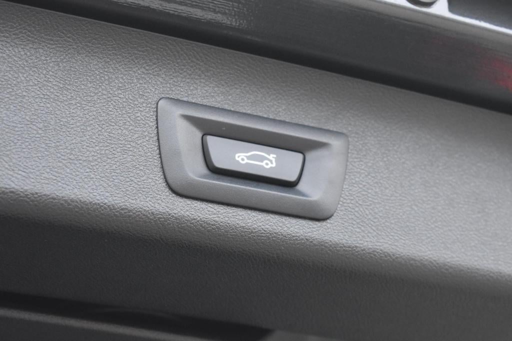 BMW 5 Serie touring 520i m-sport | laserlight | nap | dealer onderhouden | 