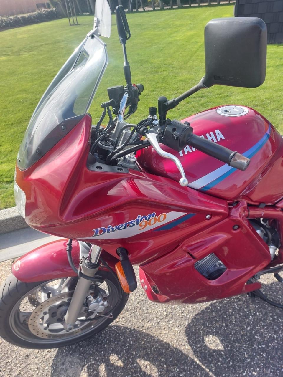 Yamaha Diversion 900cc