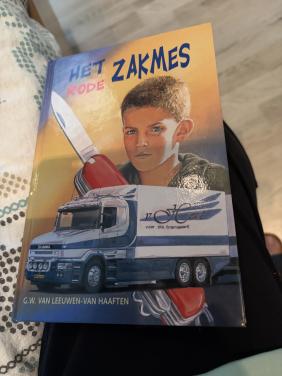 Boek het rode zakmes