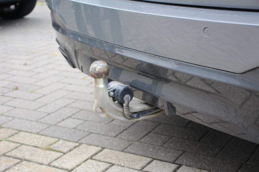 BMW 5 Serie touring 530e m-sport - 292 pk - berninagrau - trekhaak - applec