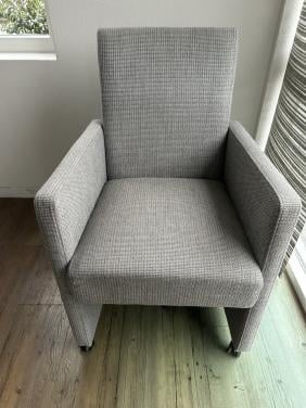 Eettafelstoelen evt. bijpassende Bankenset