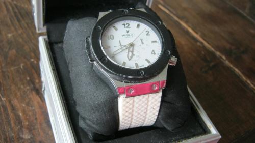 TE KOOP HUBLOT VOOR  20 EURO