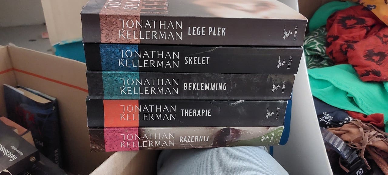 Stapel boeken, thriller