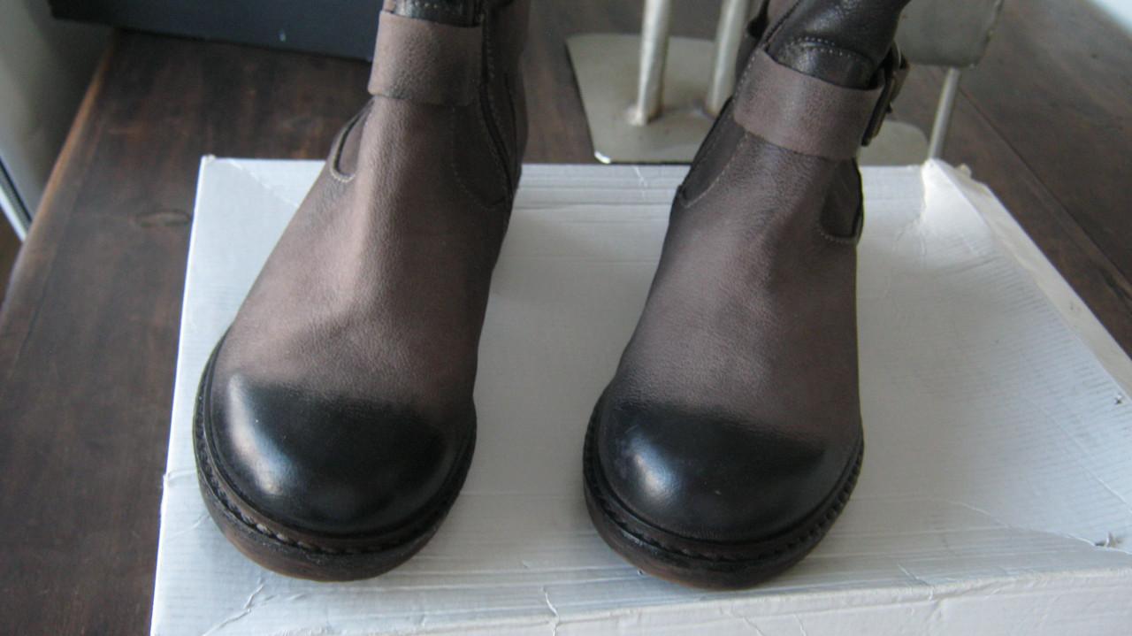 NIEUW LAARZEN MAAT 37 VOOR 50 EURO