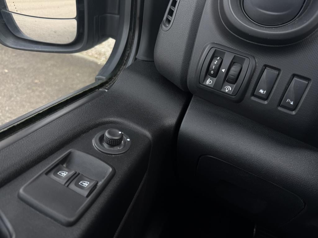 Renault Trafic 2.0 dci 170pk! t29 l2h1 comfort | nl-auto | 1e eig | navi | 