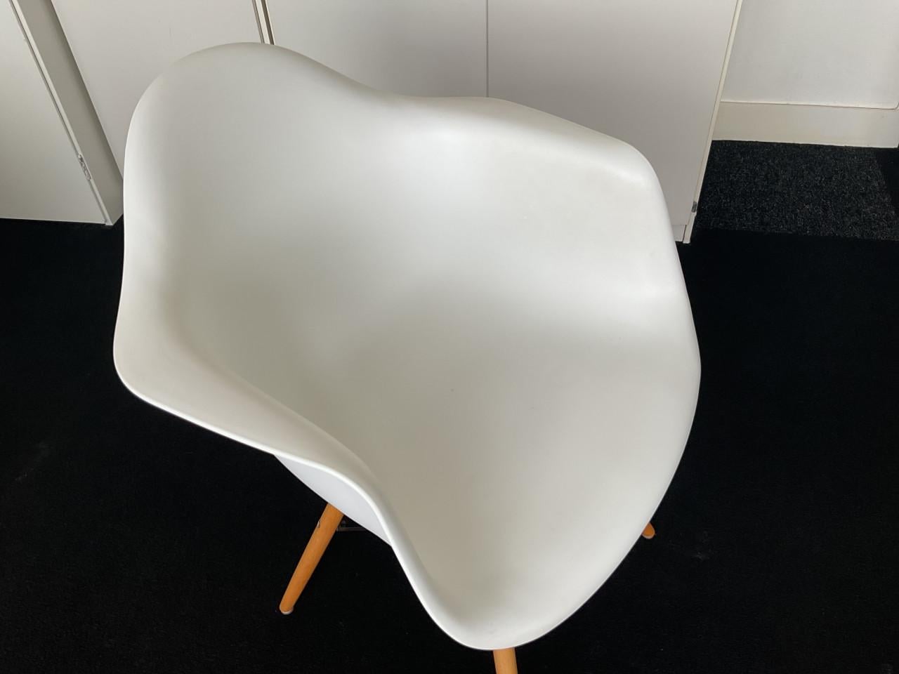 4 prachtige eetkamer kuipstoelen