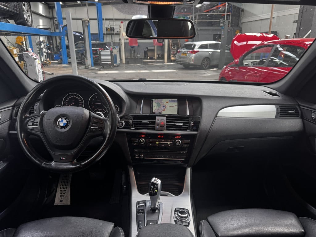 BMW X3 xdrive20i high executive | m-pakket | 19'' lmv | pano | camera
