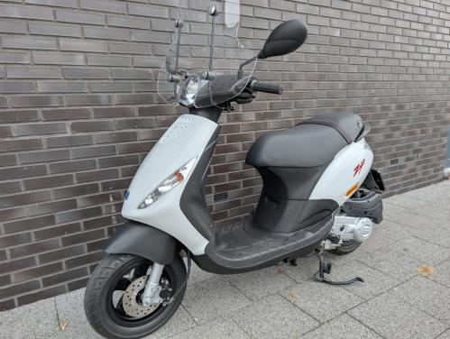 Piaggio Zip 4t Nieuwstaat