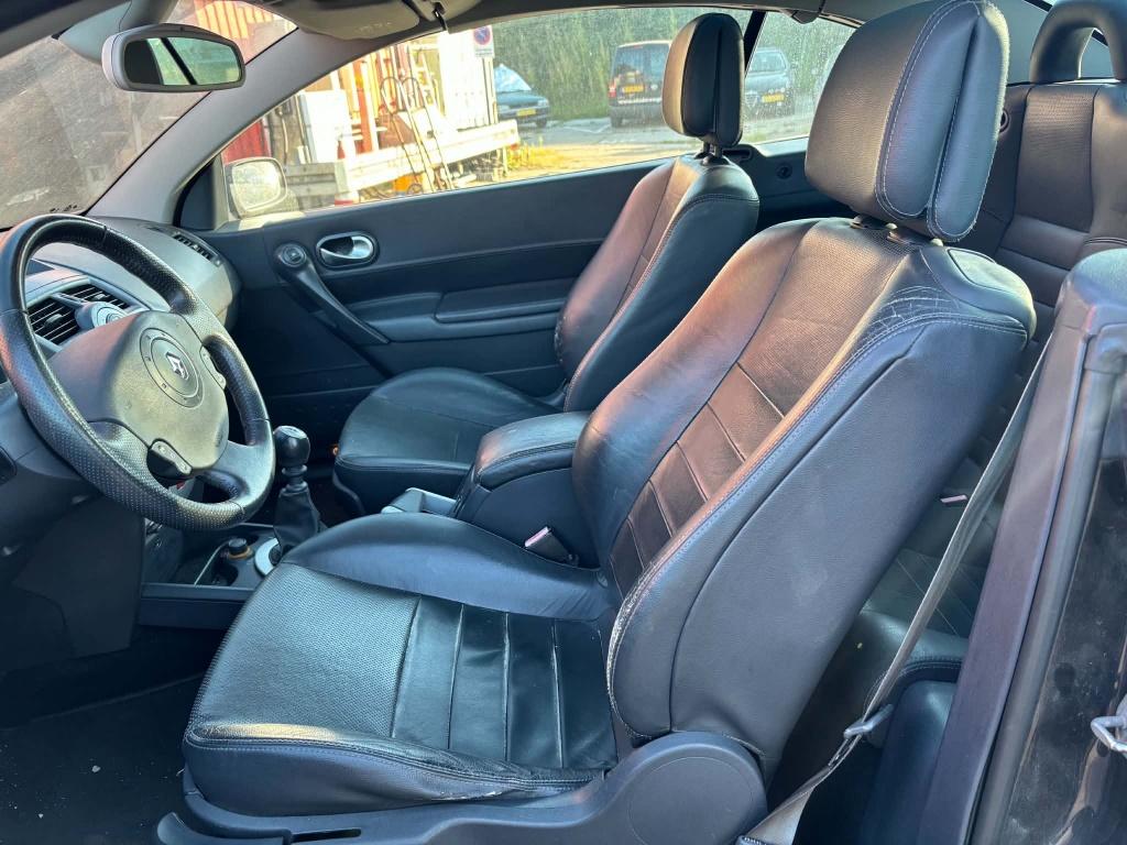 Renault Megane coupé-cabriolet 2.0-16v priv.luxe