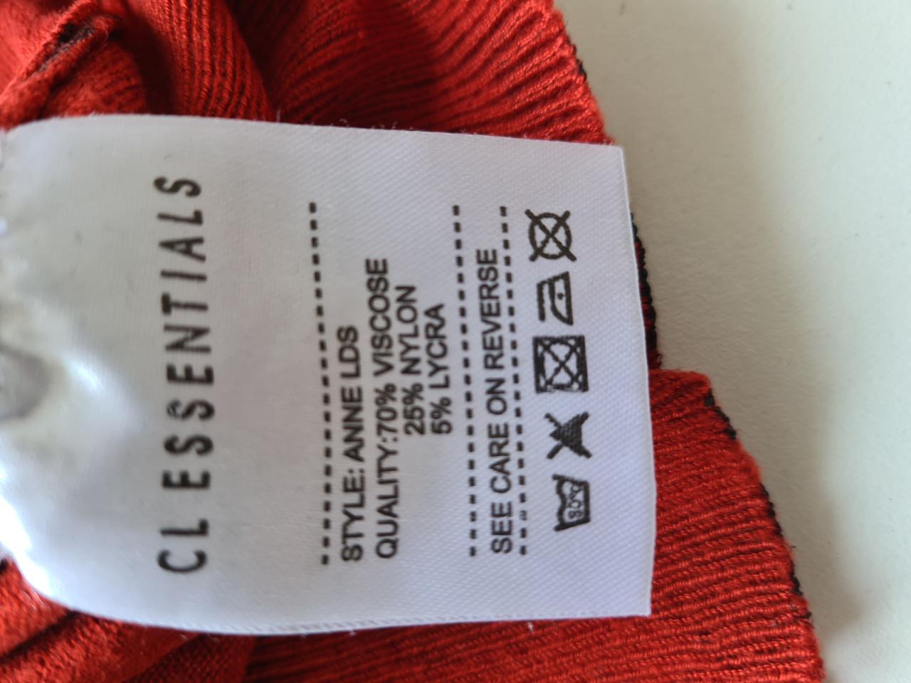 CL Essentials zwart donker rood koltrui Maat M