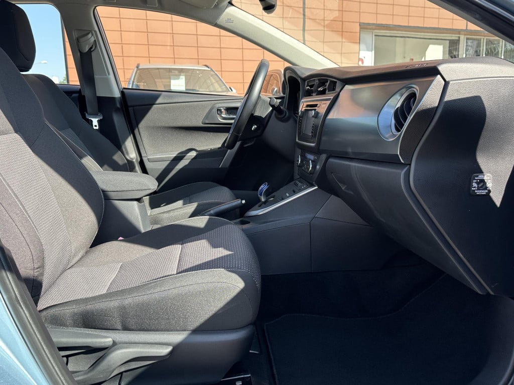 Toyota Auris 1.8 hybrid dynamic