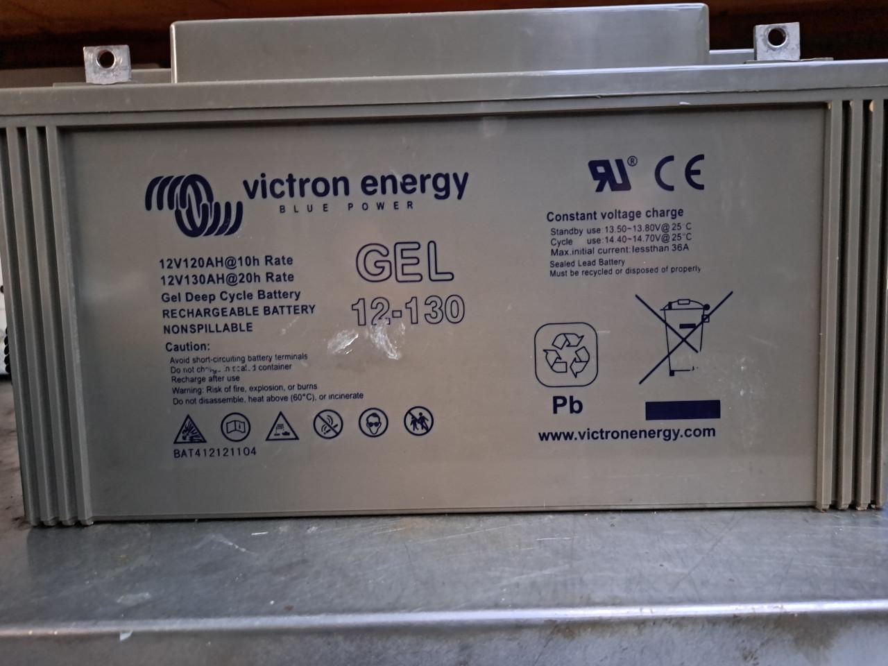 Te koop. Victron gel accu 130 amp
