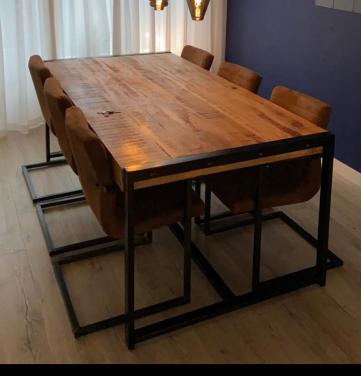 Mango houten tafel en stoelen