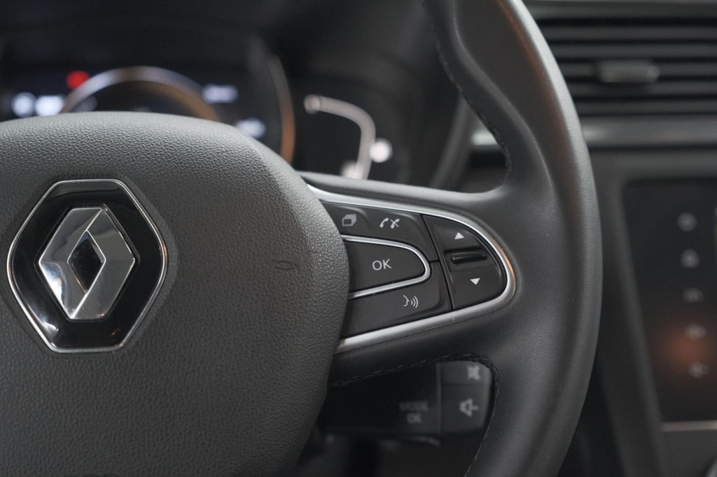 Renault Kadjar tce 140 edc limited | camera | dodehoekdetectie | apple carp