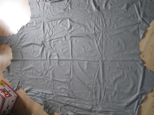 Nieuw stuk Grijs Leer 200x180 cm