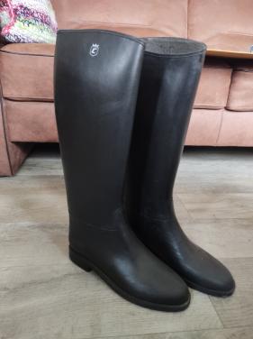 Paar nette hoge paardrijlaarzen. maat 40. merk Cadett