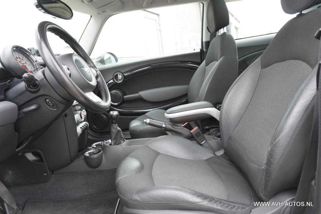 Mini 3-deurs 1.6 cooper chili, panoramadak!