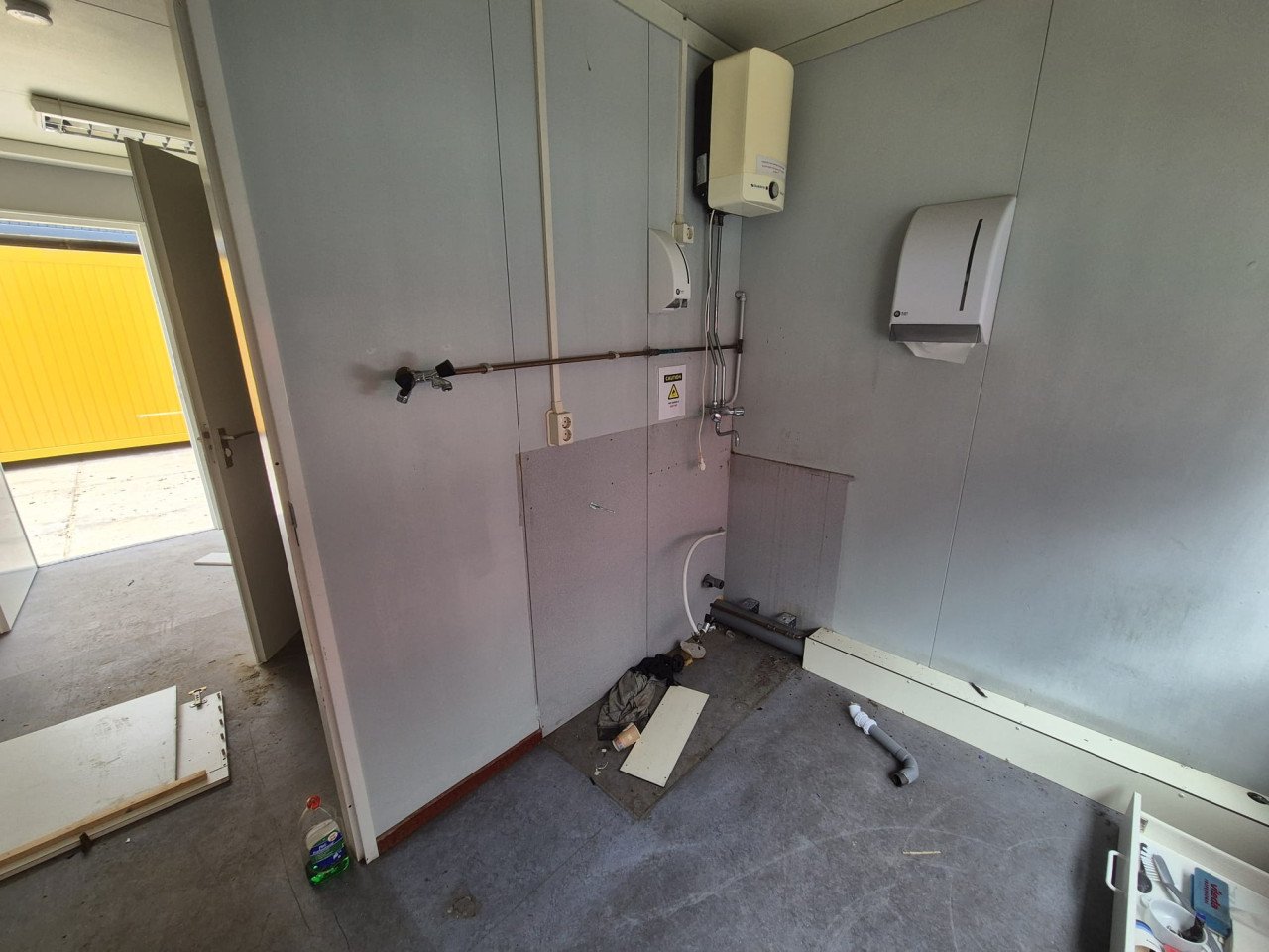 6x3m kantoorunit / woonunit / schaftkeet / bouwkeet