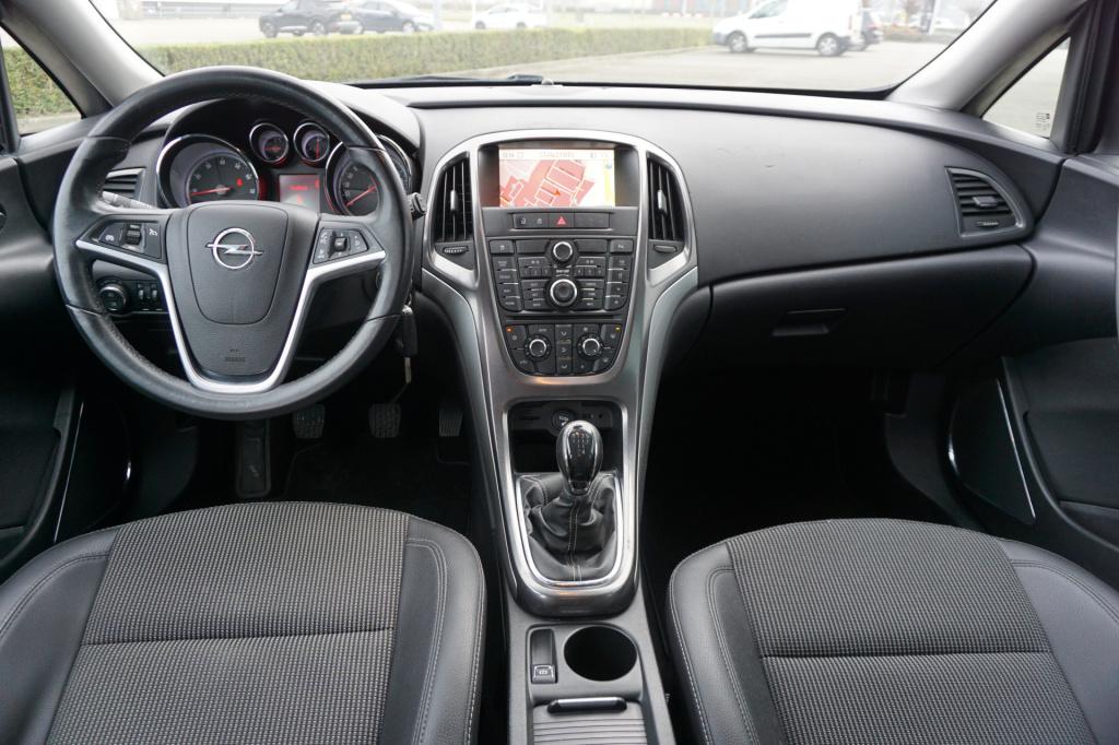 Opel Astra sports tourer 1.4 cosmo navi / climate / cruise / trekhaak / lm 