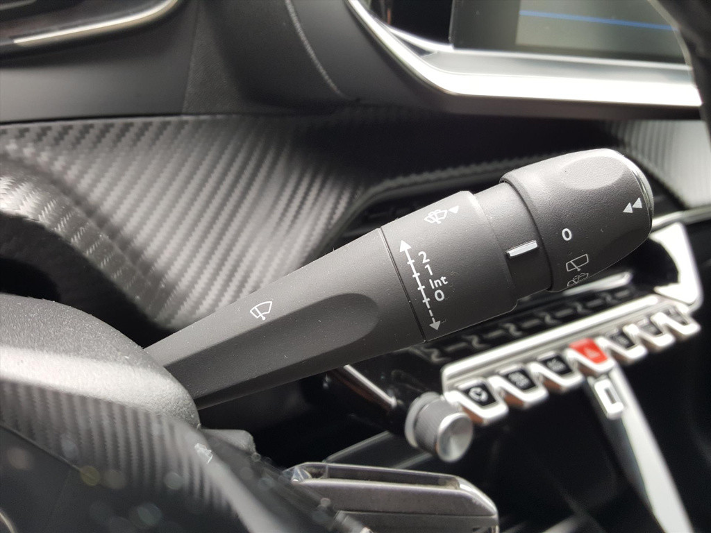 Peugeot 208 1.2 puretech 100pk active airco | cruise control navigatie via 