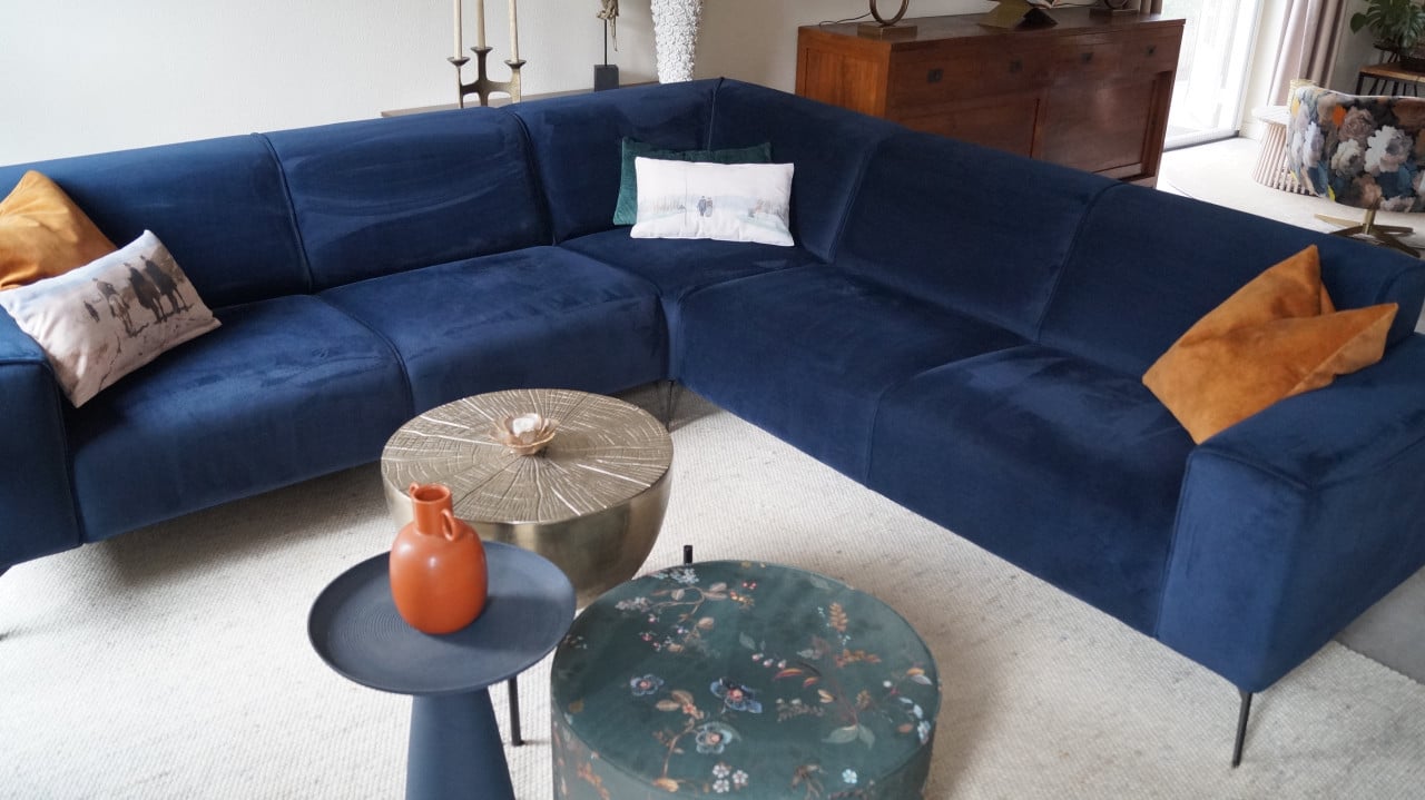 LIVIN24 Scandinavische hoekbank Vegas, stof velvet blauw 2,7 x 2,7 Meter.