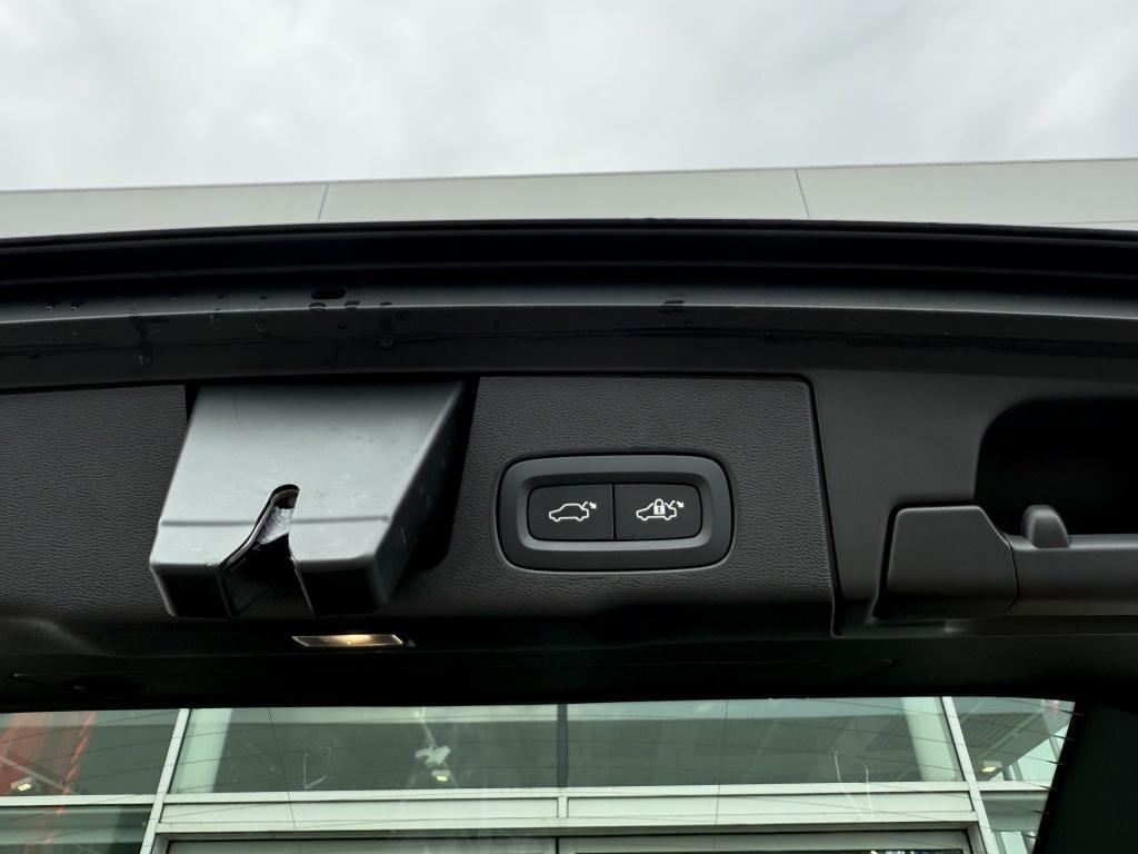 Volvo XC60 t6 398pk recharge ultra black edition| luchtvering| panodak| 360