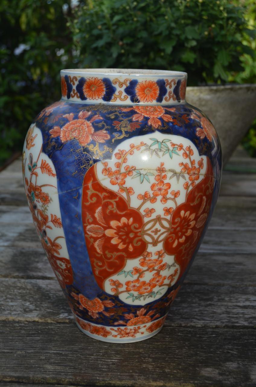 Paar Imari dekselvazen in puinstaat! 1 1/2 dan toch.