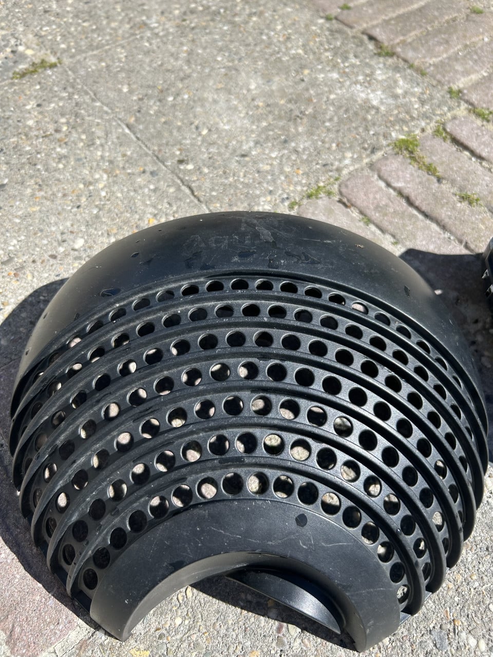 Te koop oase Vijverpomp 5500 zonder type plaatje vraagprijs 80 euro