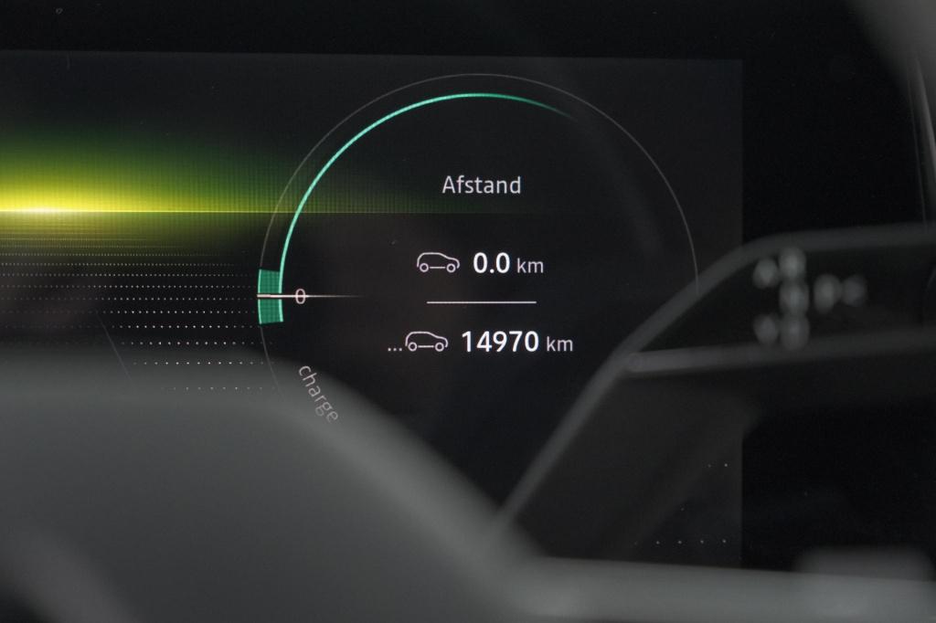 Renault Megane E-tech ev40 boost charge techno | 1 fase | soh 95,5% | camer