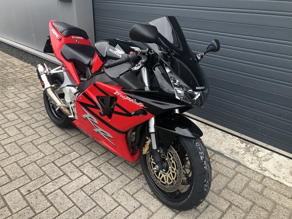 Honda CBR954RR Fireblade uit 2004 met 30km, diverse extra's, rijklaar €4000