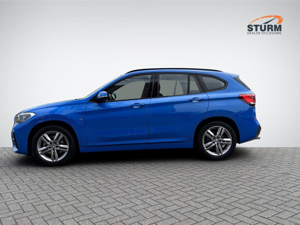 BMW X1 sdrive18i high executive m sport | trekhaak afneembaar | sportstoele