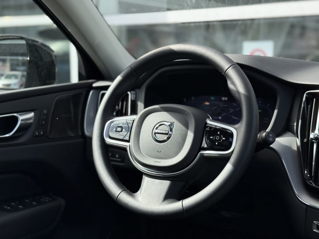 Volvo XC60 t6 398pk recharge ultra dark| panodak| 360camera| adap.cruise| t