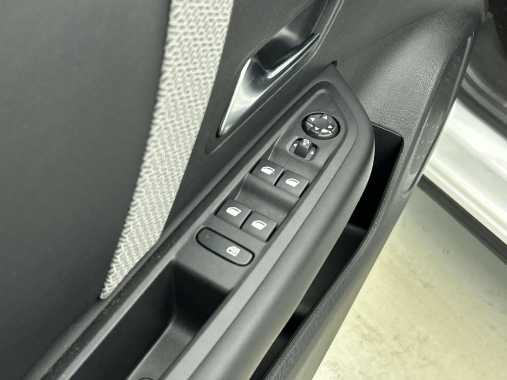 Citroen C4 130pk automaat shine | rijklaar | panorama schuifkanteldak | afn