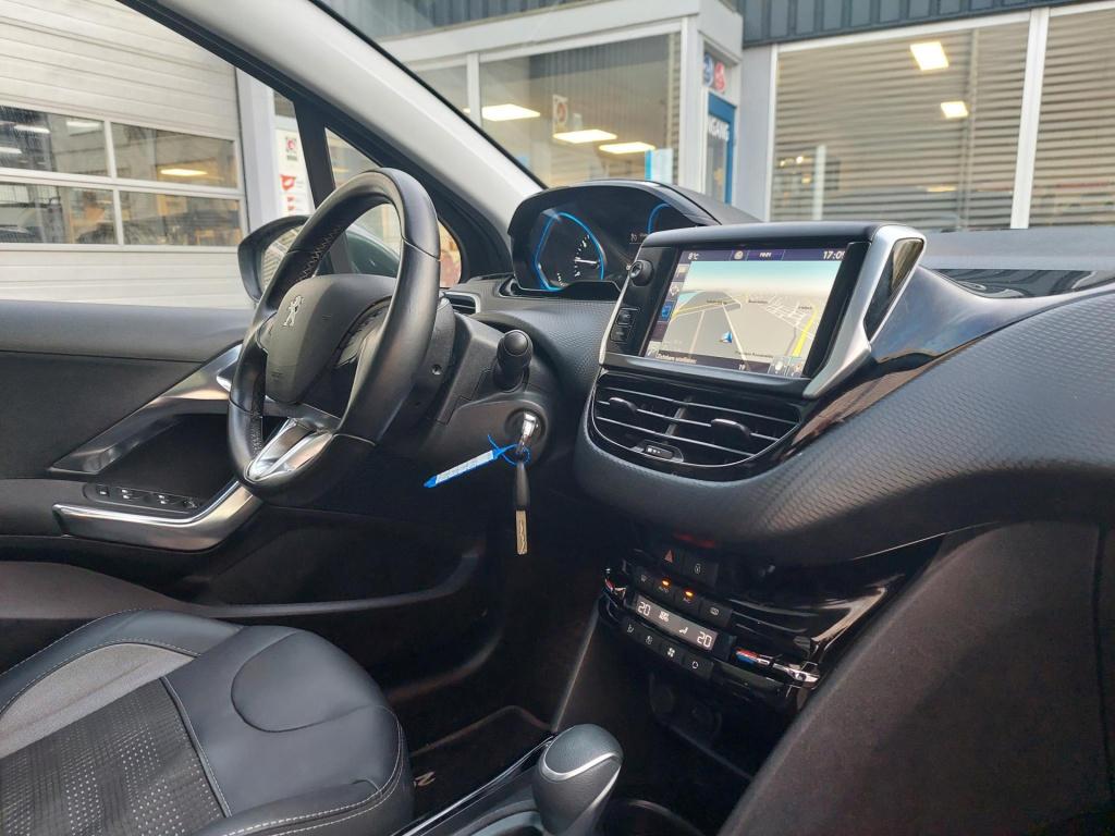 Peugeot 2008 suv 110 allure automaat pano/clima/navi/trekhaak