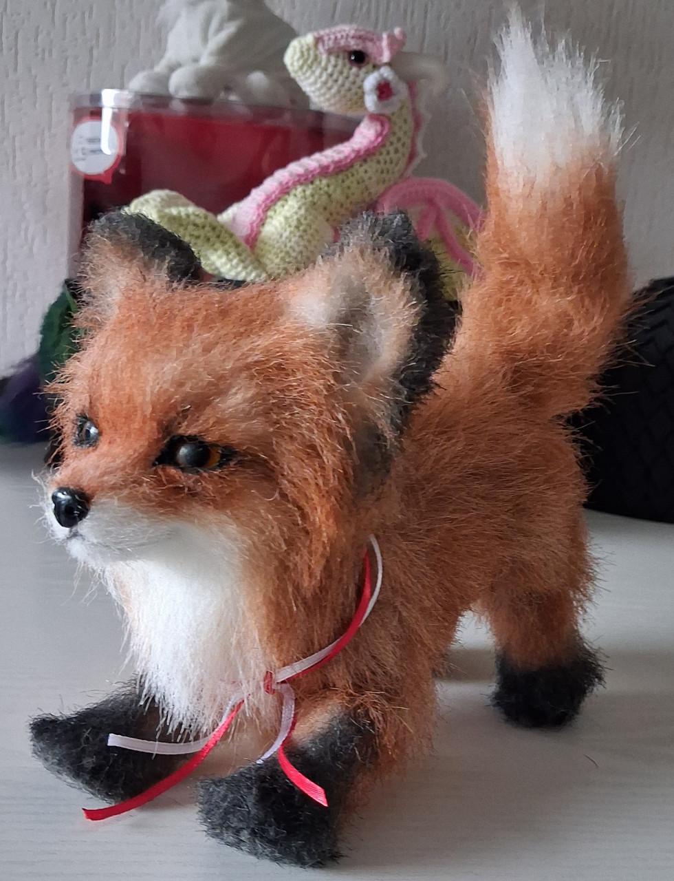 Artdoll vos, poseerbaar