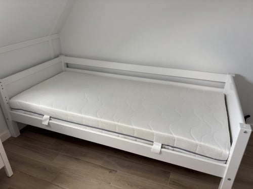 Bed met Barrière