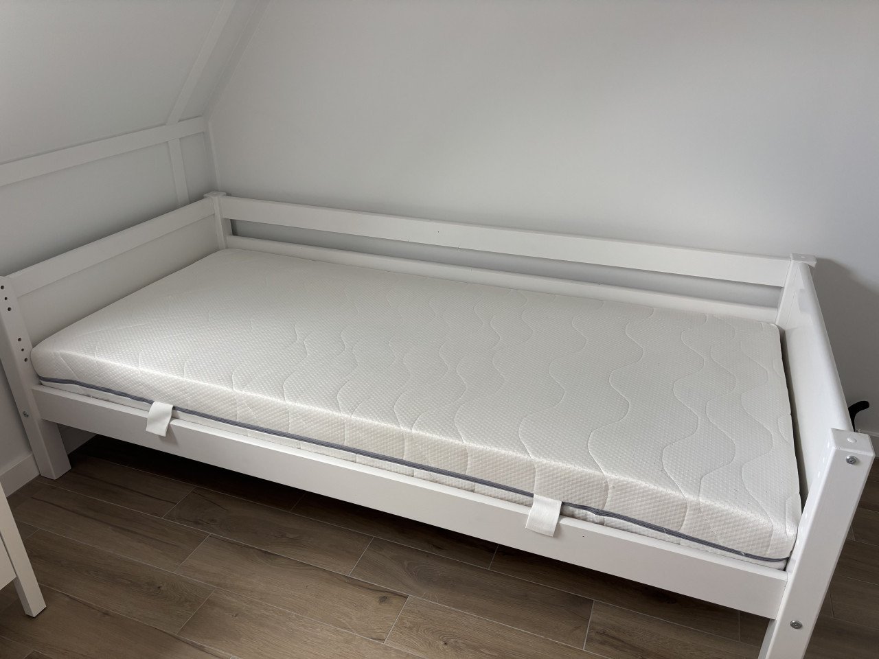 Bed met Barrière