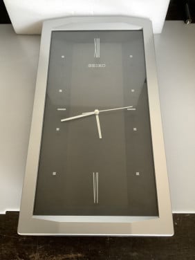 Seiko wandklok, werkend op batterij.