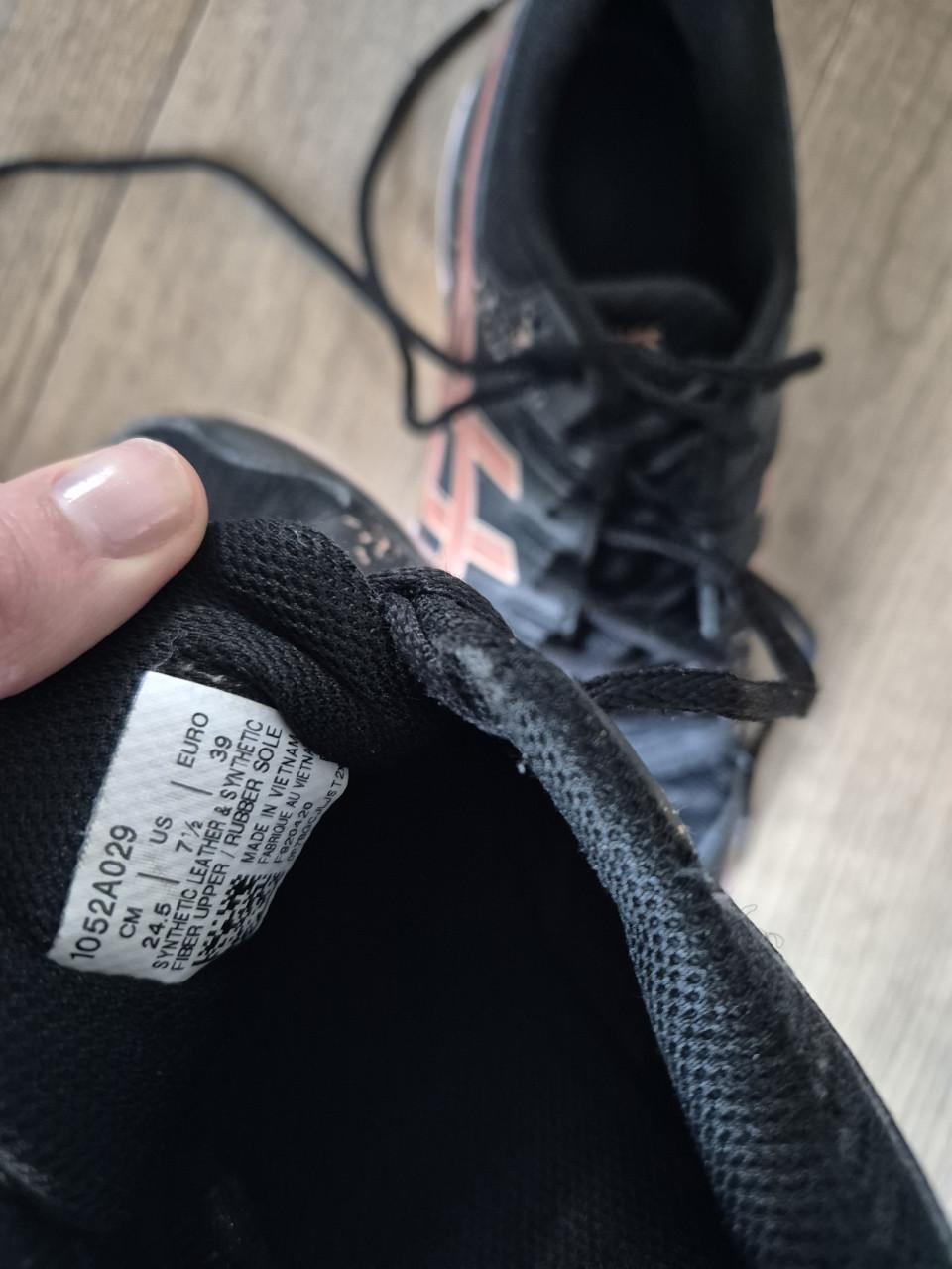 Zaalschoenen maat 39