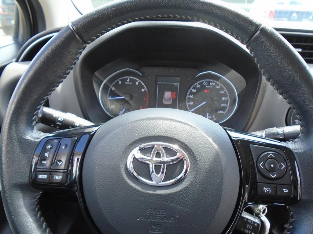 Toyota Yaris 1.0 vvt-i bus. plus